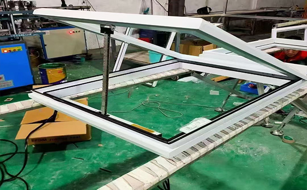 某地下车库出入口伊宁市排烟窗配置工程