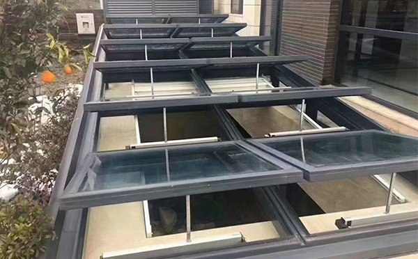 某轨道交通车辆维修车间伊宁市排烟窗应用