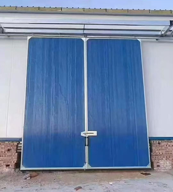 伊宁市工业门在大型仓储物流通道中的应用实例